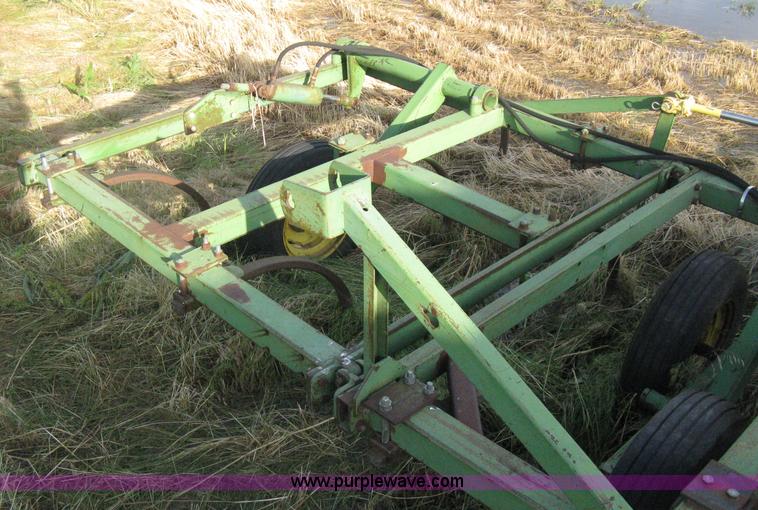 image for item D8352 John Deere E1600 chisel