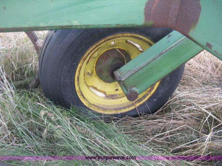 image for item D8352 John Deere E1600 chisel