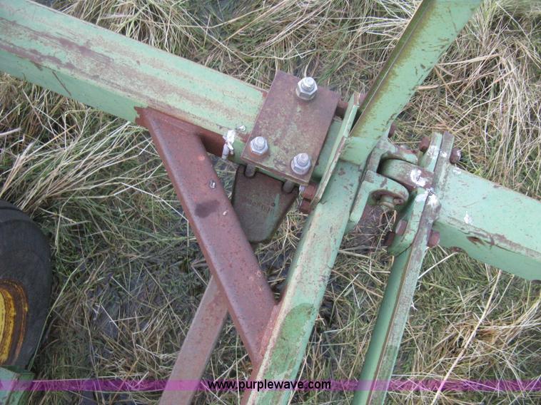 image for item D8352 John Deere E1600 chisel