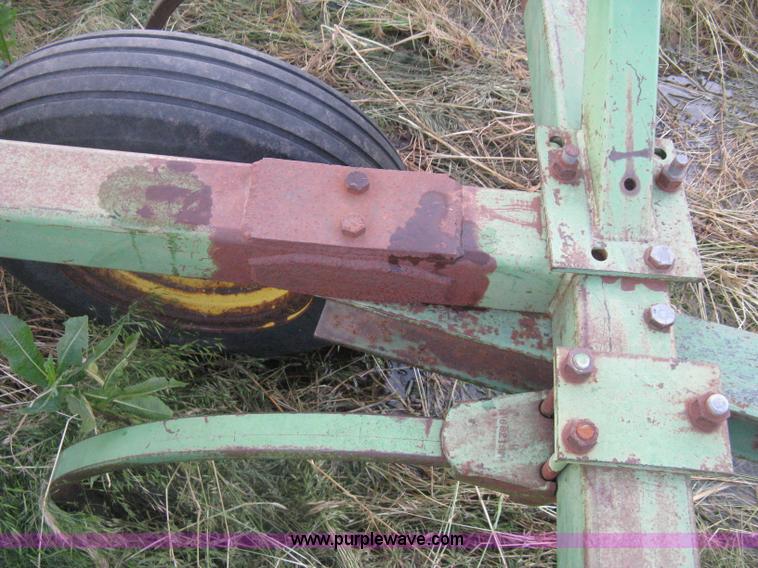 image for item D8352 John Deere E1600 chisel