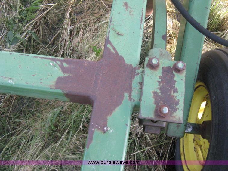 image for item D8352 John Deere E1600 chisel