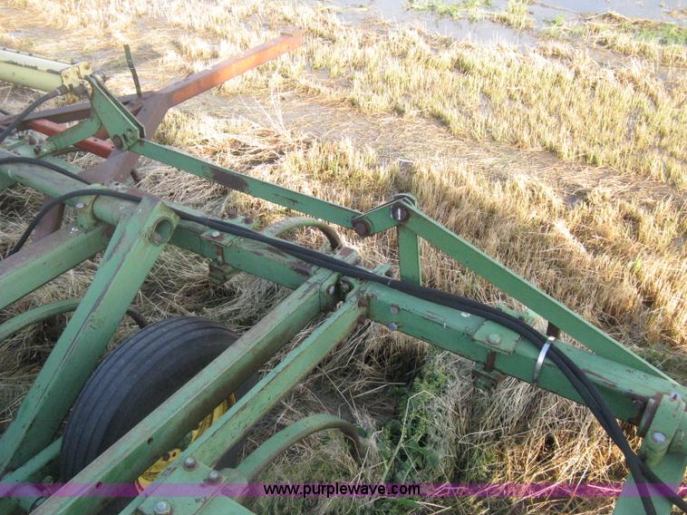 image for item D8352 John Deere E1600 chisel