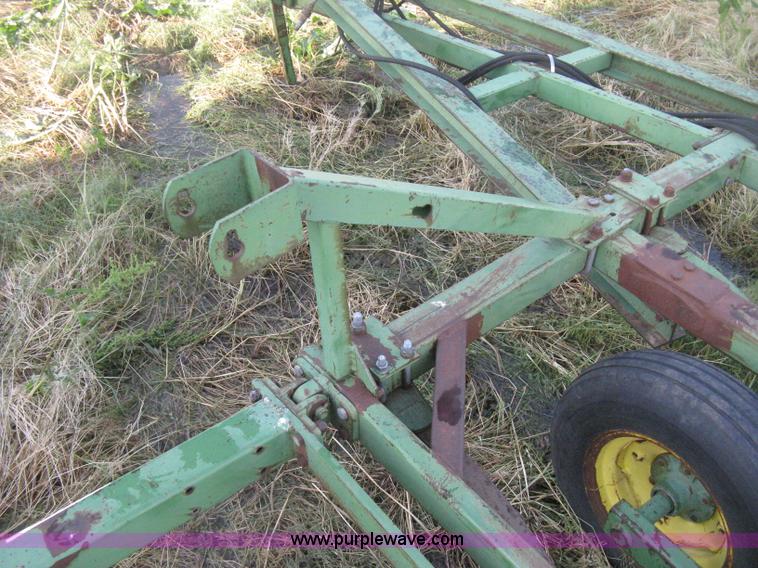 image for item D8352 John Deere E1600 chisel