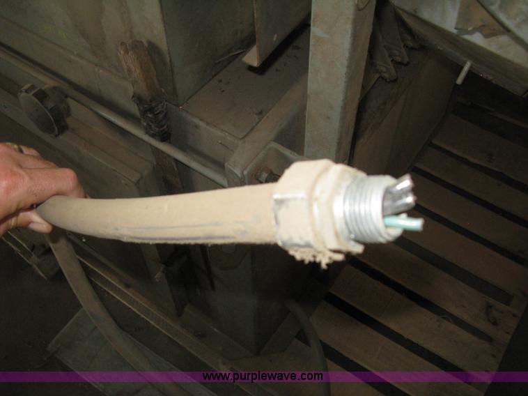 image for item D8371 Oliver 160A high capacity gravity seed seperator