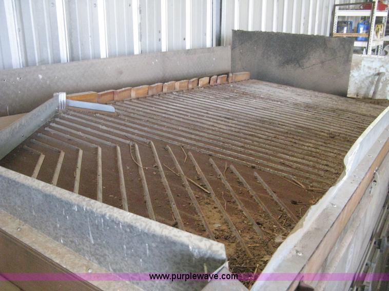 image for item D8371 Oliver 160A high capacity gravity seed seperator