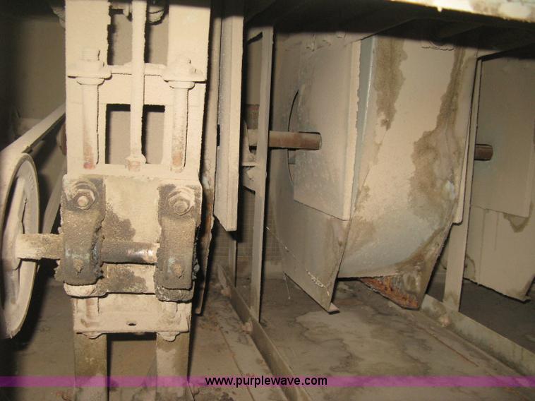 image for item D8371 Oliver 160A high capacity gravity seed seperator