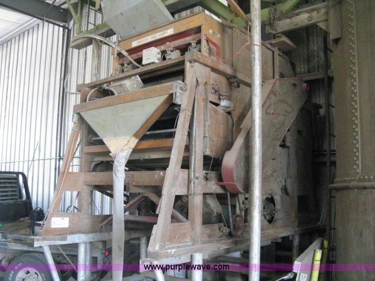 image for item D8372 Clipper Super 68D seed cleaner