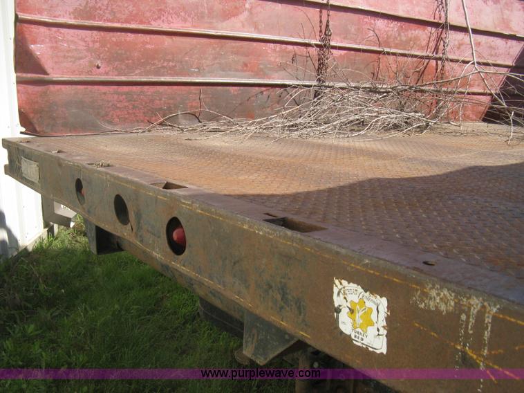 image for item D8377 1974 Ford 700 grain truck