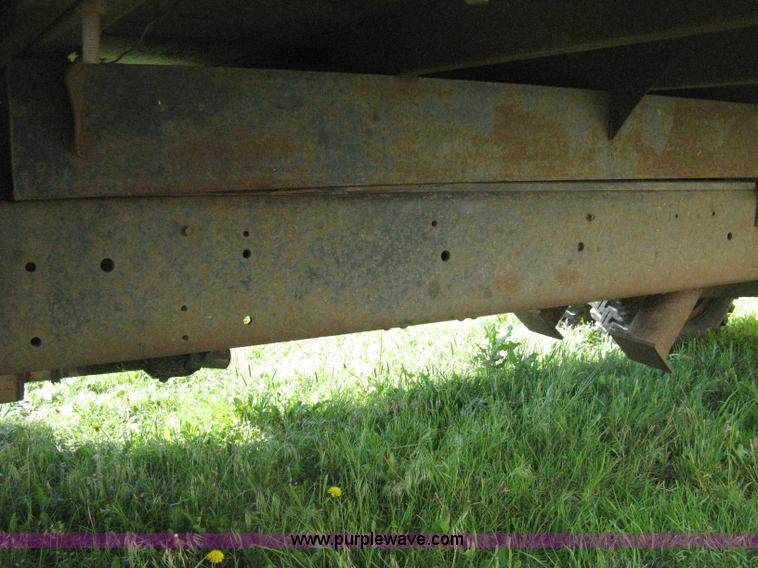 image for item D8377 1974 Ford 700 grain truck