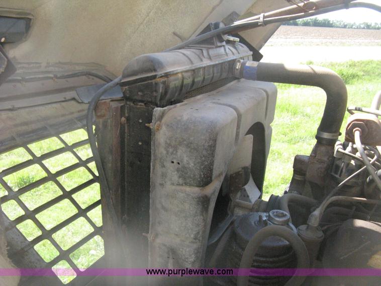 image for item D8377 1974 Ford 700 grain truck