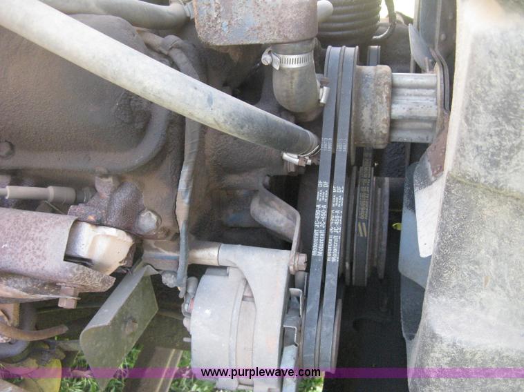 image for item D8377 1974 Ford 700 grain truck