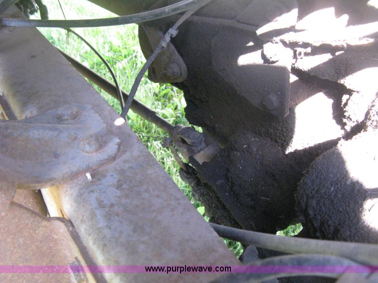 image for item D8377 1974 Ford 700 grain truck