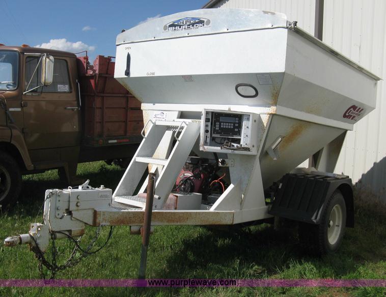 image for item D8378 1999 GW GW-150 grain weigh cart
