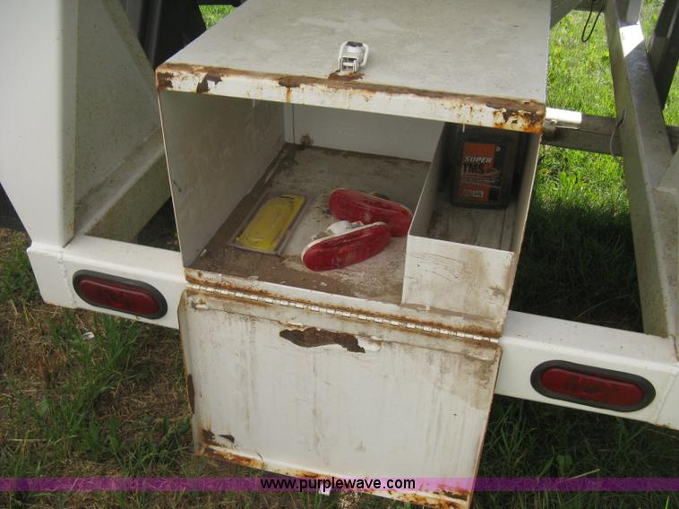 image for item D8378 1999 GW GW-150 grain weigh cart