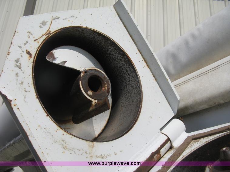 image for item D8378 1999 GW GW-150 grain weigh cart