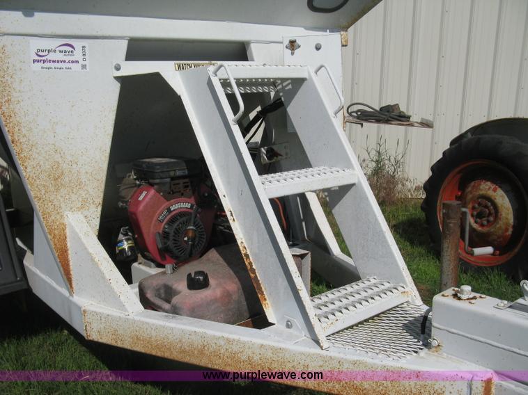 image for item D8378 1999 GW GW-150 grain weigh cart