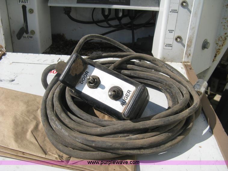 image for item D8378 1999 GW GW-150 grain weigh cart