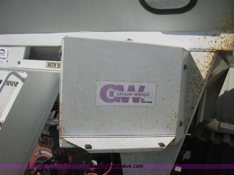 image for item D8378 1999 GW GW-150 grain weigh cart