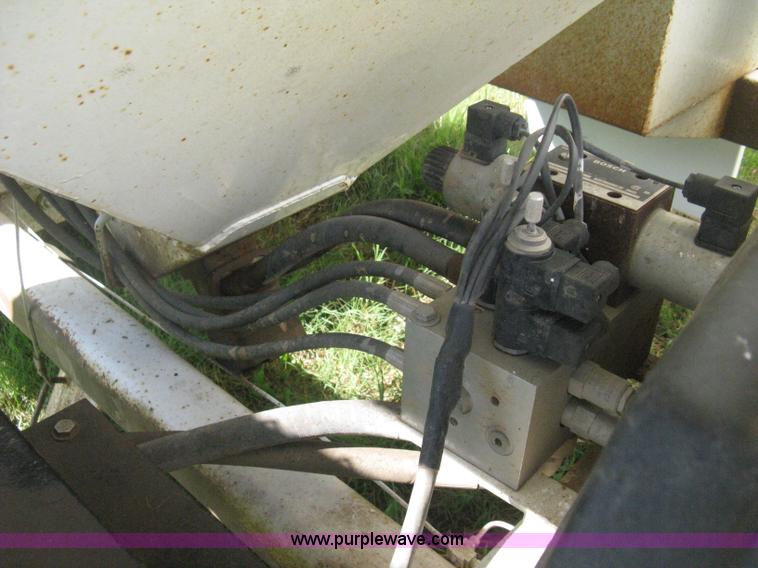 image for item D8378 1999 GW GW-150 grain weigh cart