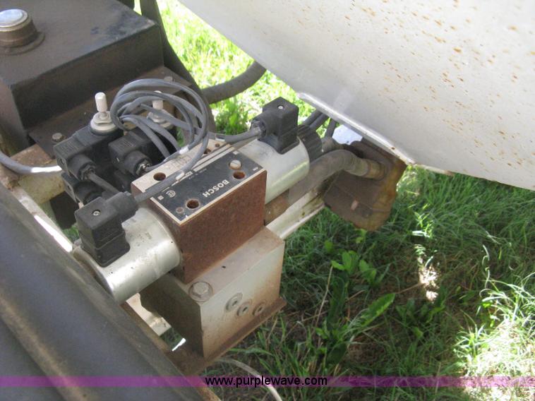 image for item D8378 1999 GW GW-150 grain weigh cart