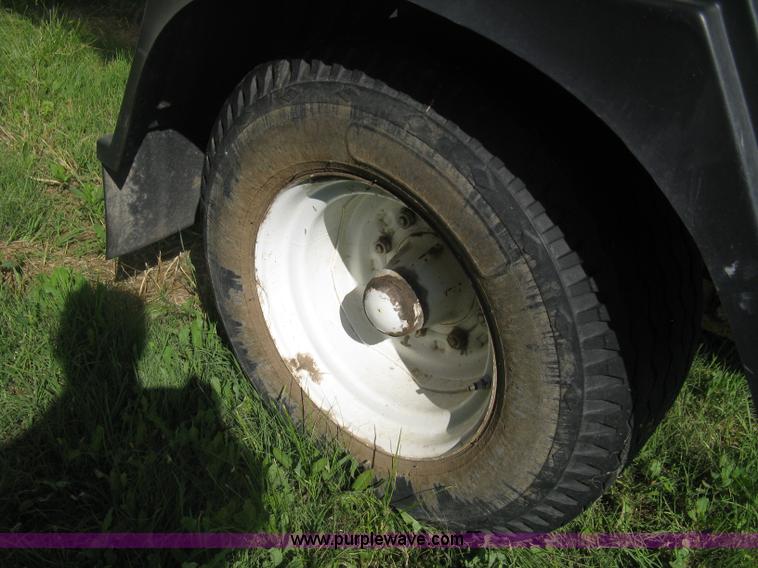 image for item D8378 1999 GW GW-150 grain weigh cart