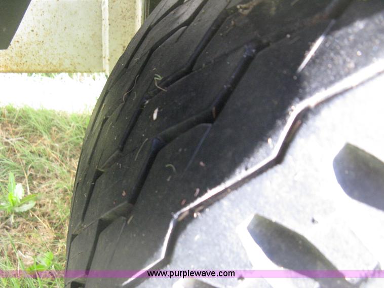 image for item D8378 1999 GW GW-150 grain weigh cart