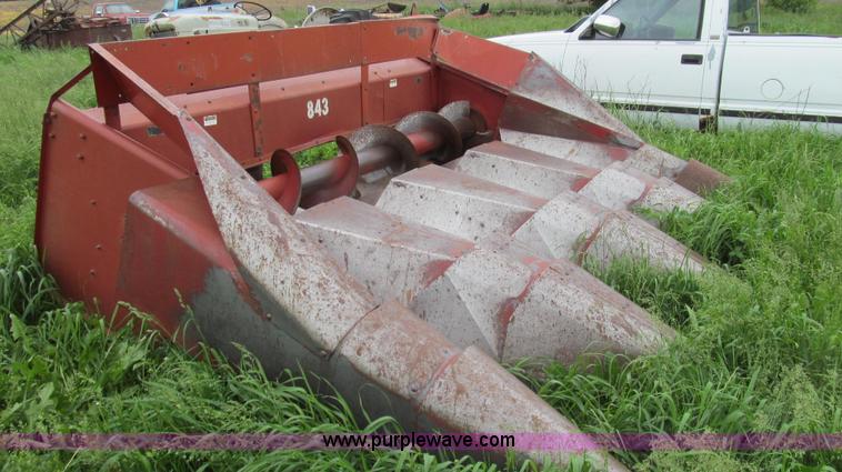 image for item E3971 International Harvester 843 four row corn head