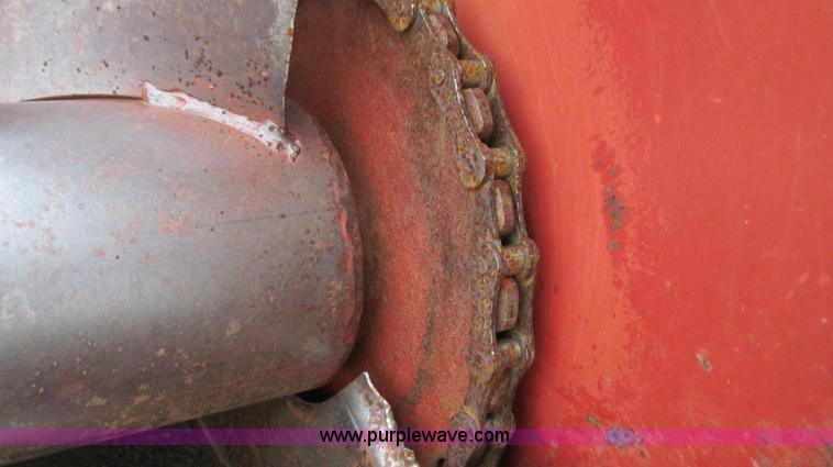 image for item E3971 International Harvester 843 four row corn head