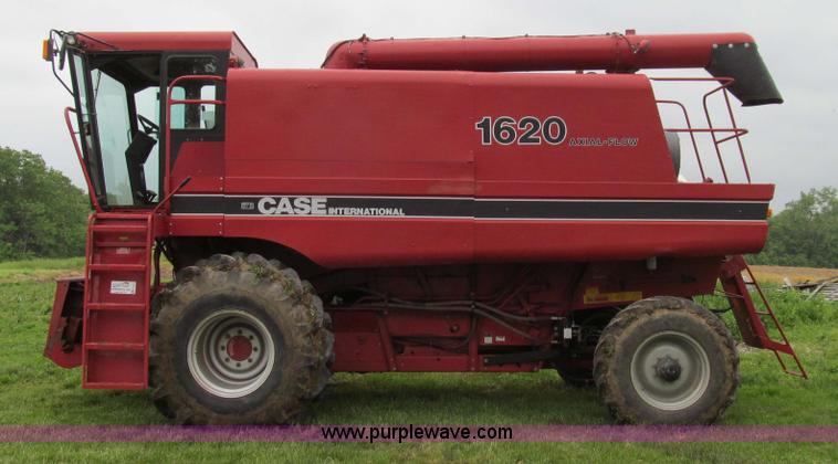 image for item E3973 1986 Case IH 1620 combine