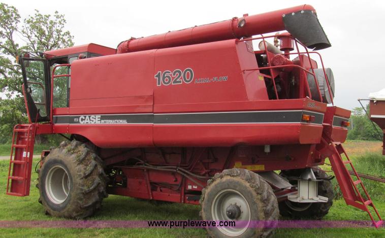 image for item E3973 1986 Case IH 1620 combine