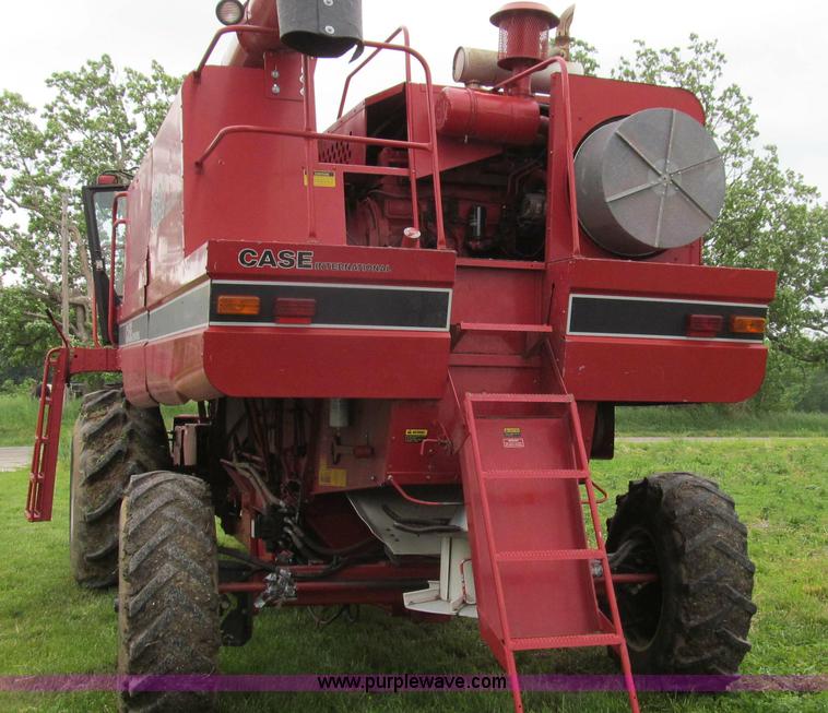 image for item E3973 1986 Case IH 1620 combine