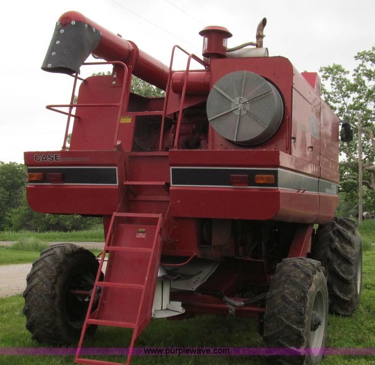 image for item E3973 1986 Case IH 1620 combine