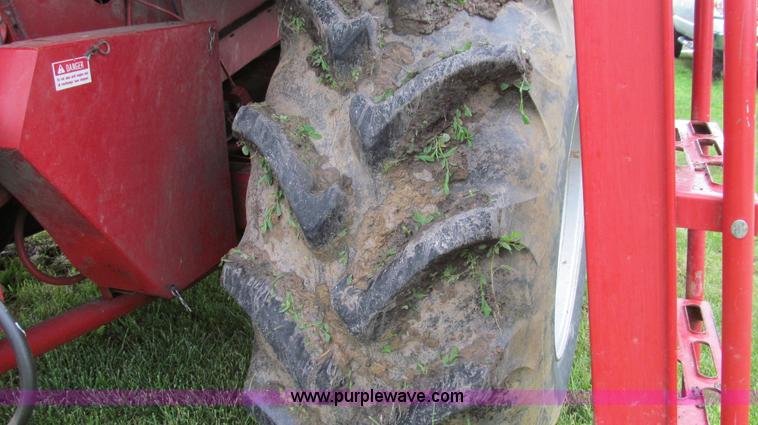 image for item E3973 1986 Case IH 1620 combine