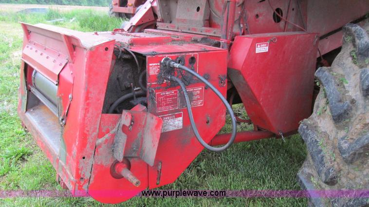 image for item E3973 1986 Case IH 1620 combine
