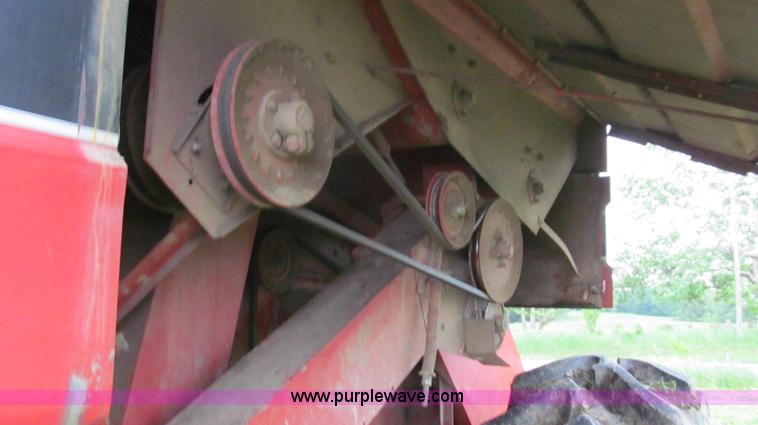 image for item E3973 1986 Case IH 1620 combine