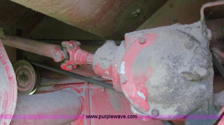 image for item E3973 1986 Case IH 1620 combine