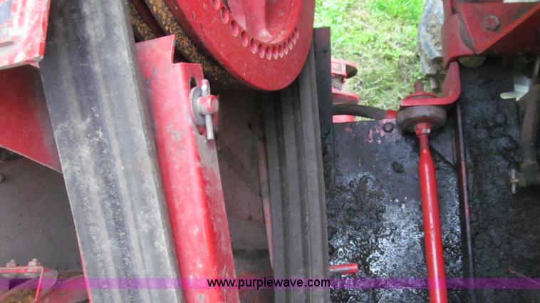 image for item E3973 1986 Case IH 1620 combine