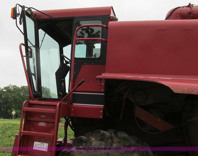 image for item E3973 1986 Case IH 1620 combine