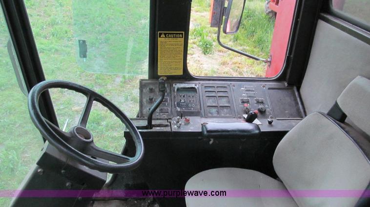 image for item E3973 1986 Case IH 1620 combine