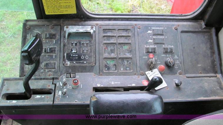 image for item E3973 1986 Case IH 1620 combine