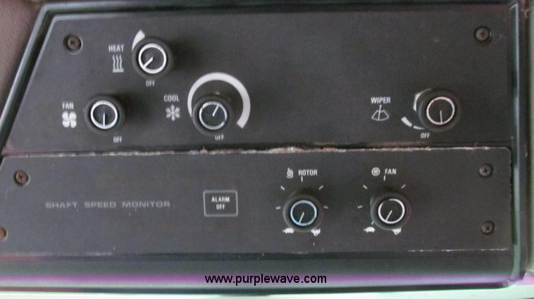 image for item E3973 1986 Case IH 1620 combine