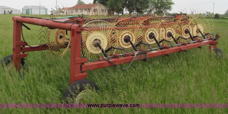 image for item E3976 Hesston Series 3900 wheel rake