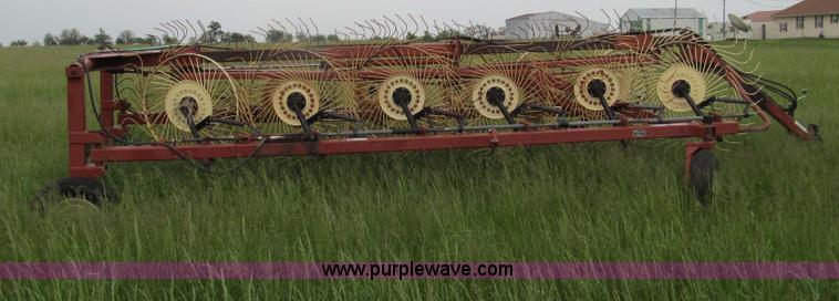 image for item E3976 Hesston Series 3900 wheel rake