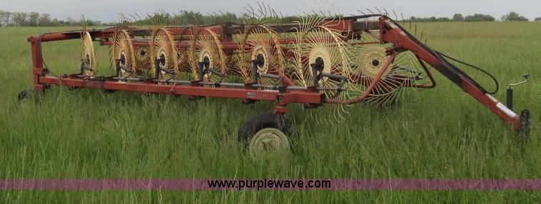 image for item E3976 Hesston Series 3900 wheel rake