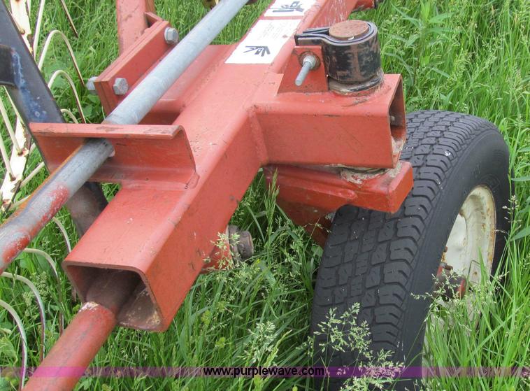 image for item E3976 Hesston Series 3900 wheel rake