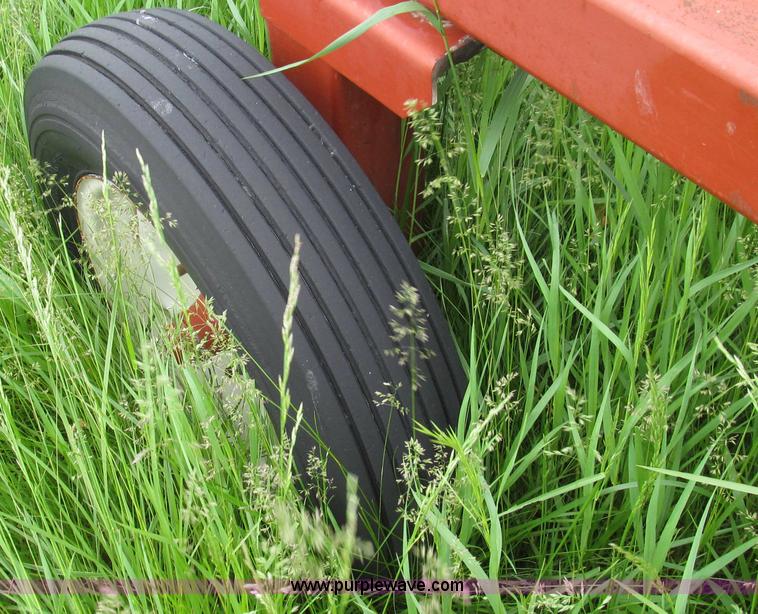 image for item E3976 Hesston Series 3900 wheel rake