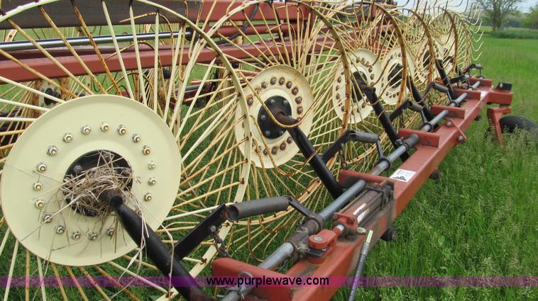 image for item E3976 Hesston Series 3900 wheel rake