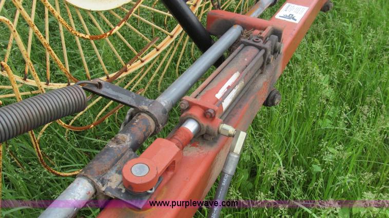 image for item E3976 Hesston Series 3900 wheel rake