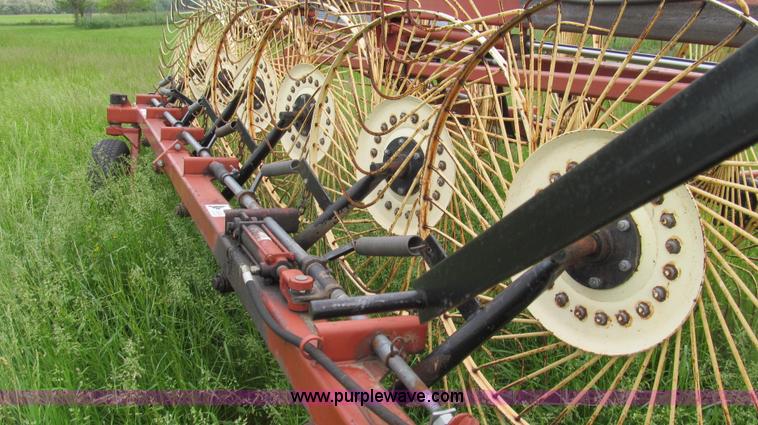 image for item E3976 Hesston Series 3900 wheel rake