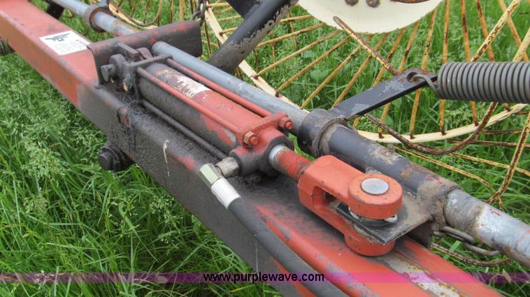 image for item E3976 Hesston Series 3900 wheel rake
